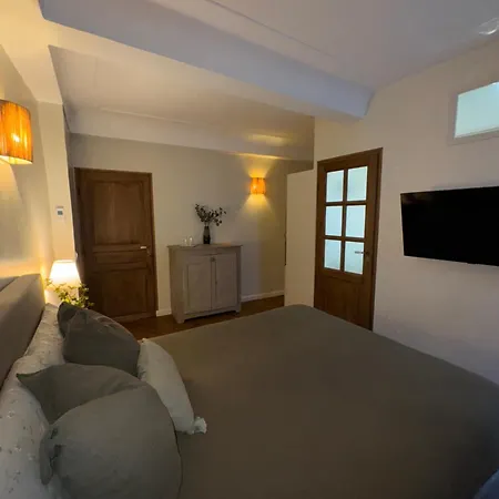Maison Louisa Bed & Breakfast *
